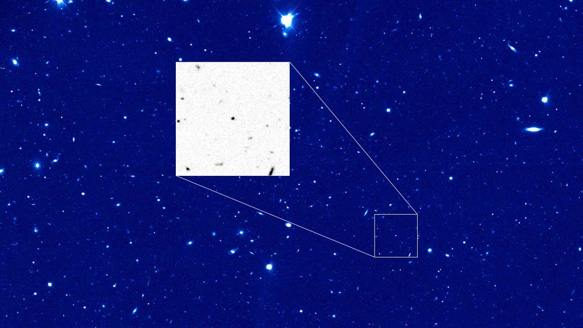 すばる望遠鏡の超広視野主焦点カメラHSCで撮影された画像に、偶然写り込んでいたネウイミン彗星（白枠の中心）。2016年3月7日（世界時）に撮影。